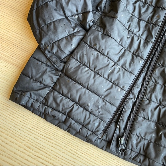 GAP Kids PrimaLoft black on black stars puffer jacket Unisex Size XS (4-5) - Picture 9 of 11
